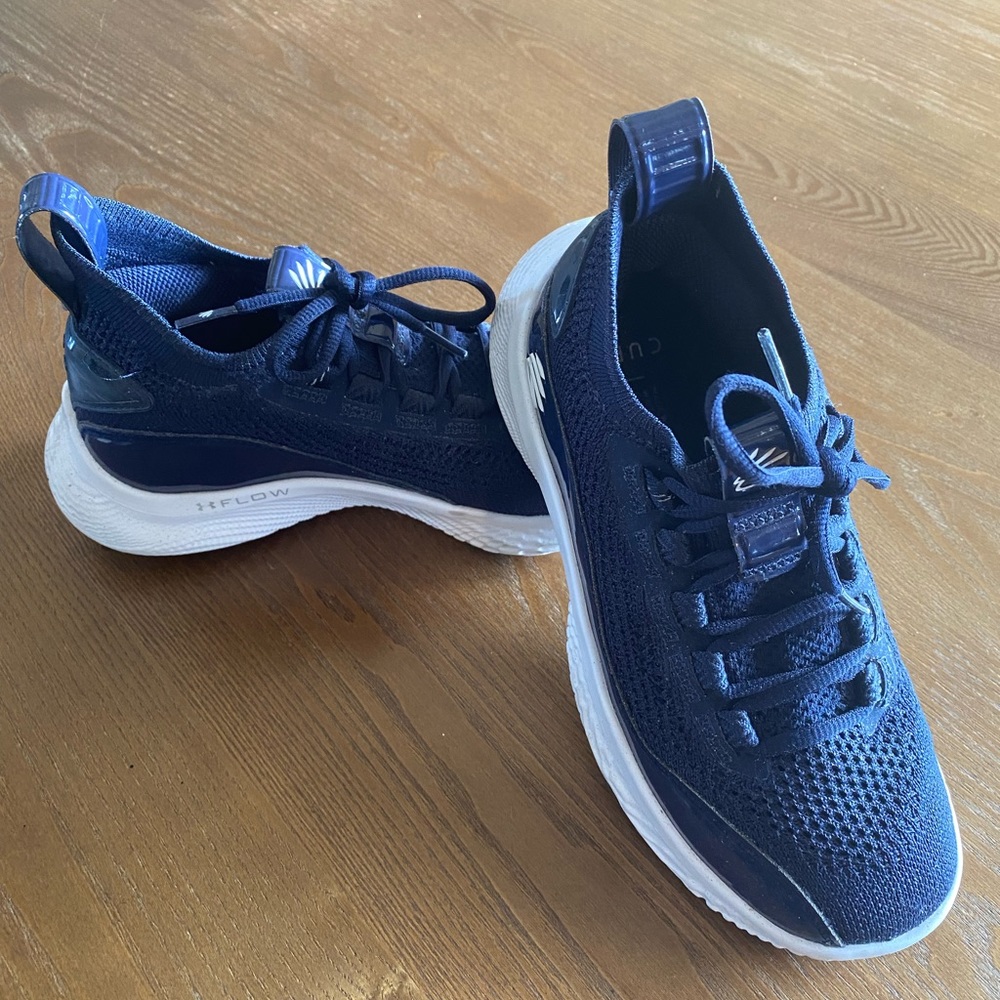Curry 8 UA size 4.5 in navy